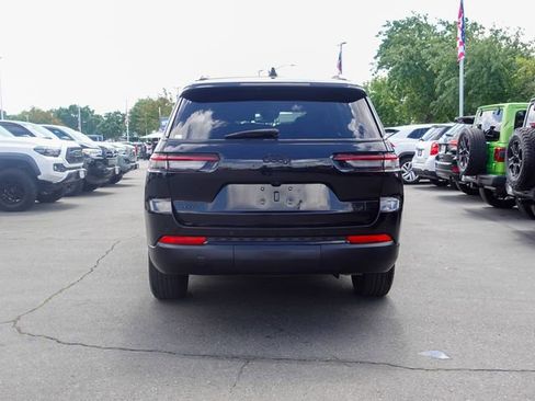 Used 2024 Jeep Grand Cherokee L Laredo AWD/4WD image 7