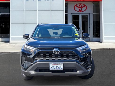 Used 2025 Toyota RAV4 XLE w/ Convenience Package image 2