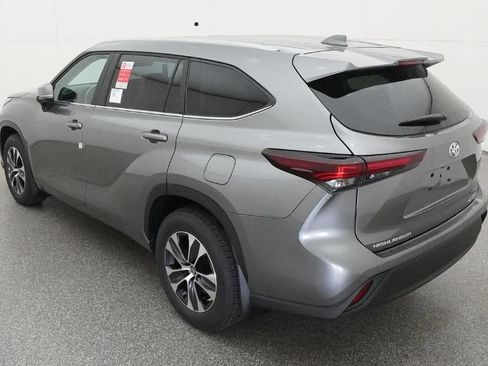 New 2026 Toyota Highlander XLE image 5