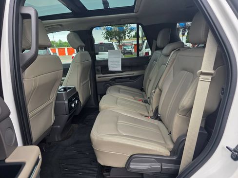Used 2018 Ford Expedition Limited w/ Equipment Group 302A AWD/4WD image 10
