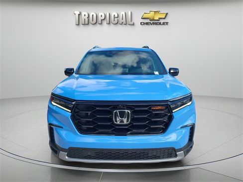 Used 2025 Honda Pilot TrailSport image 8