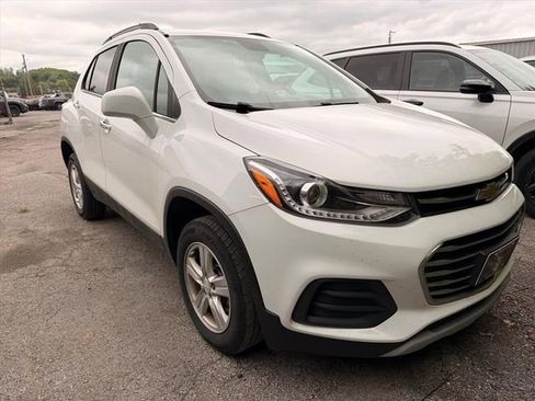Used 2020 Chevrolet Trax LT w/ LT Convenience Package AWD/4WD image 1