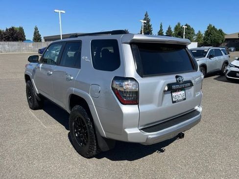Used 2022 Toyota 4Runner TRD Off-Road Premium w/ Moonroof Package AWD/4WD image 3