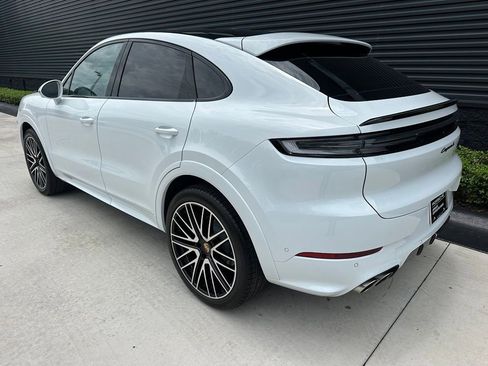 Certified 2026 Porsche Cayenne S AWD/4WD image 3