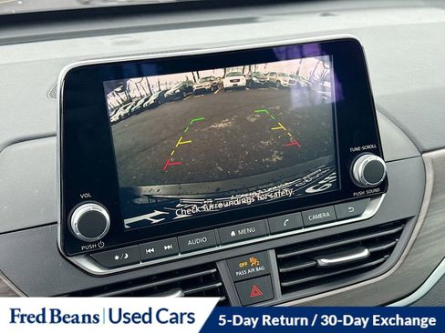 Used 2025 Nissan Altima 2.5 SV FWD image 15