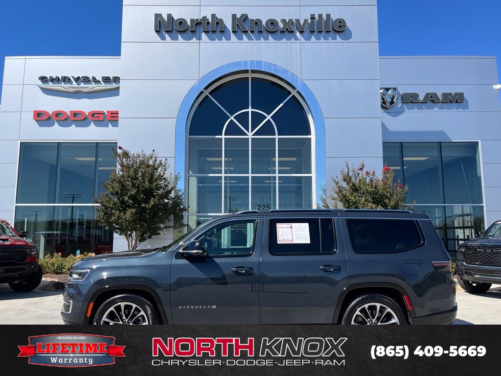 Used 2025 Jeep Wagoneer Series III w/ Premium Group I AWD/4WD image 2