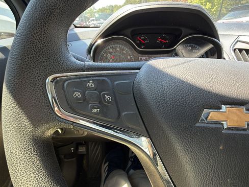 Used 2018 Chevrolet Cruze LT w/ Convenience Package FWD image 22