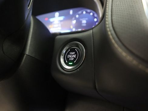 Used 2023 Chevrolet Suburban Premier image 44