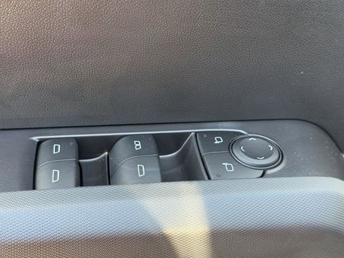 New 2025 Chevrolet Colorado LT RWD image 16