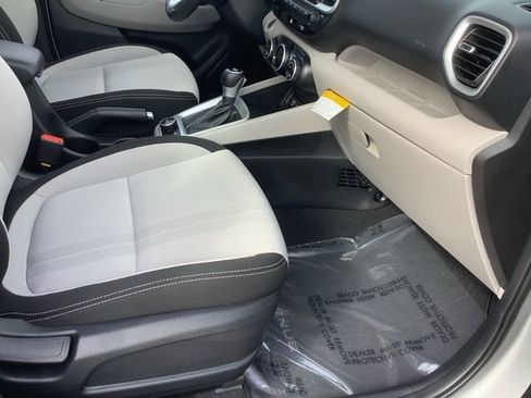 Certified 2026 Hyundai Venue SEL image 25