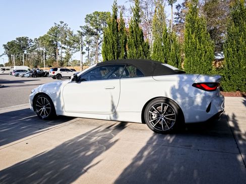 Used 2024 BMW 430i Convertible w/ Convenience Package image 7