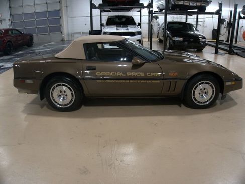 Used 1986 Chevrolet Corvette Convertible image 6