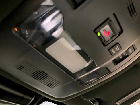 Used 2025 Lexus IS 350 F Sport w/ Navigation Package image 34