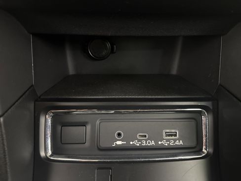 Used 2023 Subaru Ascent Premium w/ Convenience Package image 34