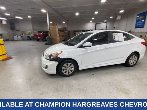 Used 2016 Hyundai Accent SE FWD image 6