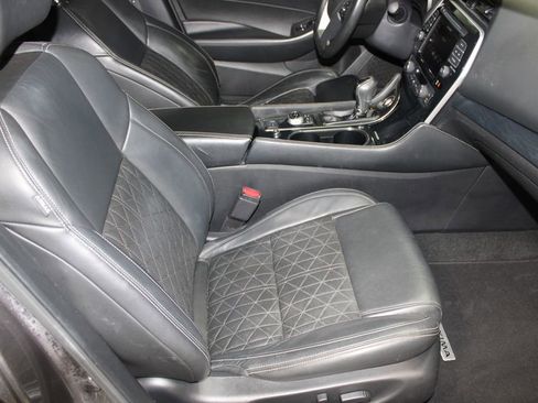 Used 2020 Nissan Maxima Platinum w/ Sport Mat Group FWD image 30