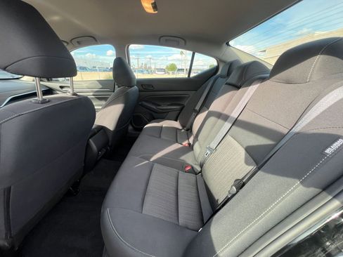 Used 2025 Nissan Altima 2.5 SV image 25