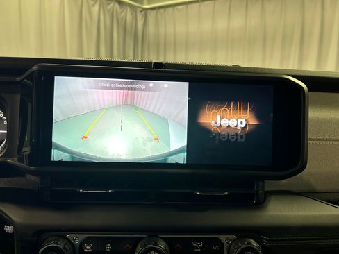 Used 2025 Jeep Wrangler Unlimited Sahara w/ Safety Group image 18