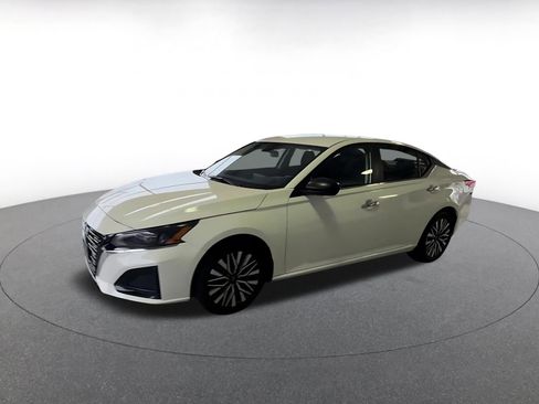 Used 2025 Nissan Altima 2.5 SV image 7