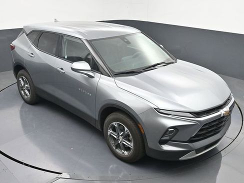 Used 2025 Chevrolet Blazer LT FWD image 34