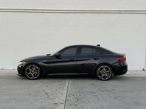 Used 2022 Alfa Romeo Giulia Veloce image 4