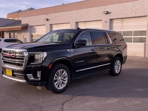Used 2024 GMC Yukon XL SLT w/ SLT Luxury Package image 5