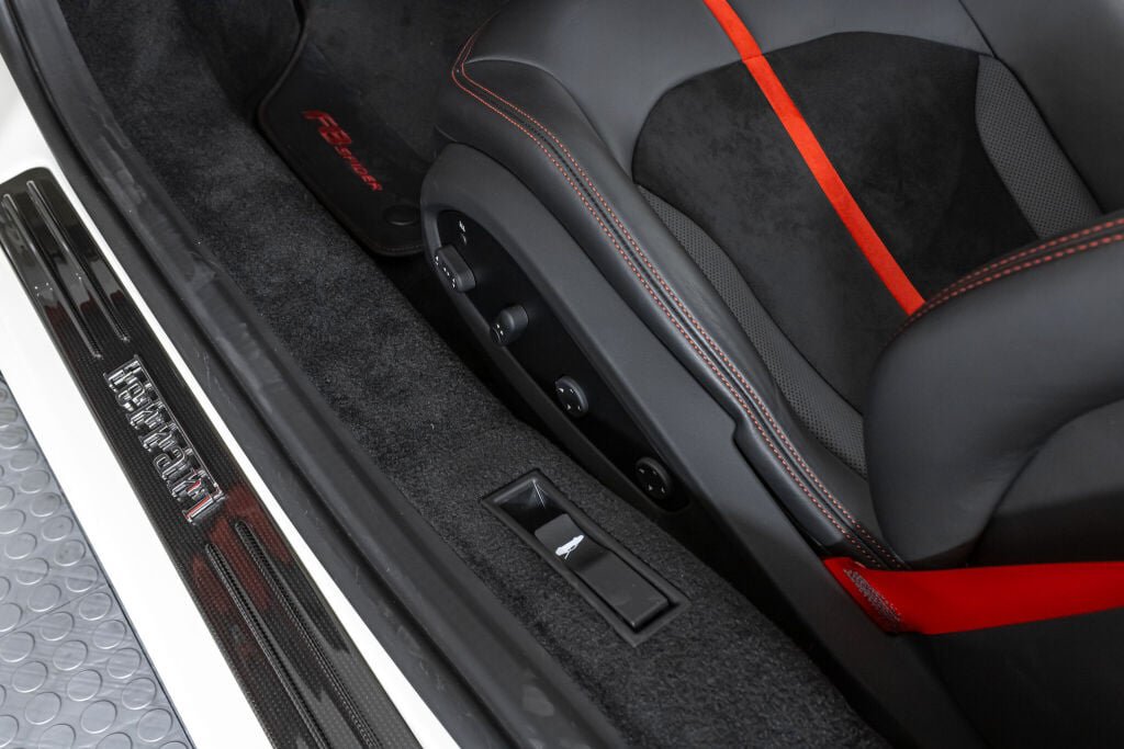 Used 2022 Ferrari F8 Tributo RWD image 38