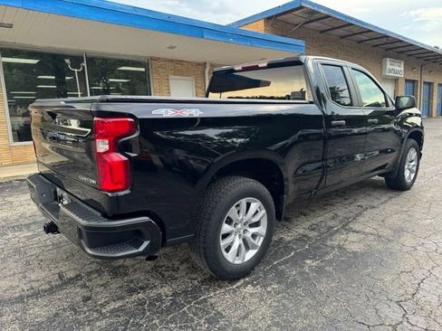 Used 2022 Chevrolet Silverado 1500 Custom w/ Safety Confidence Package AWD/4WD image 5