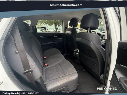 Used 2017 Kia Sorento LX FWD image 17