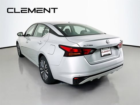 Used 2024 Nissan Altima 2.5 SV FWD image 10