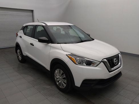 Used 2020 Nissan Kicks S FWD image 13