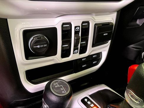 Used 2021 Jeep Wrangler Unlimited Sport image 15