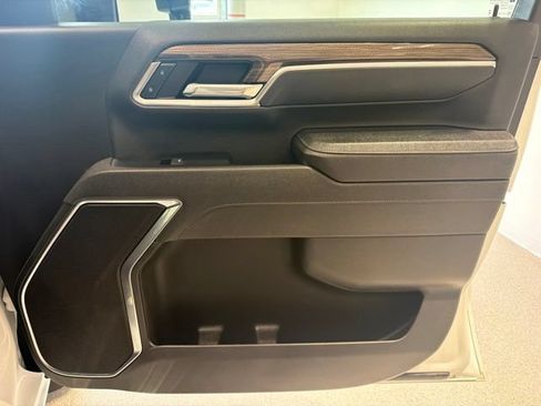 Used 2025 Chevrolet Silverado 2500 LT w/ Safety Package AWD/4WD image 13