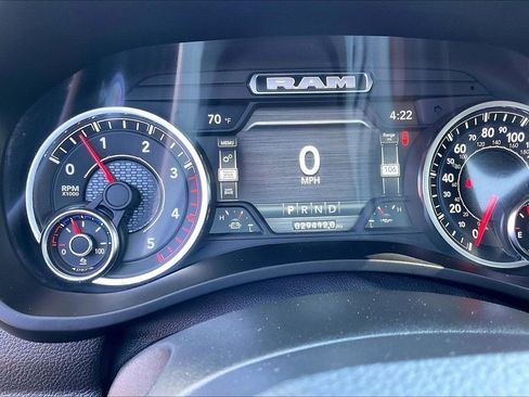 Used 2024 RAM 2500 Laramie AWD/4WD image 18