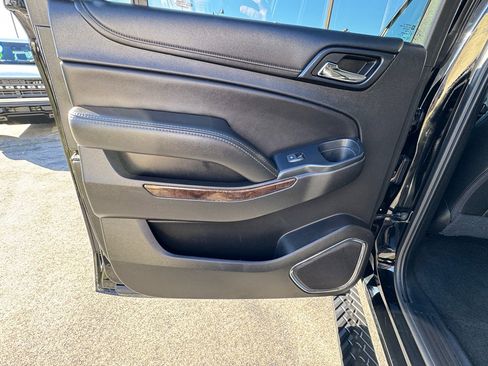 Used 2017 Chevrolet Suburban LT w/ Luxury Package image 24