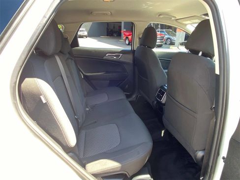Used 2024 Kia Sportage LX image 10