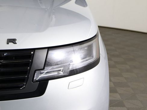 Used 2023 Land Rover Range Rover SV image 17