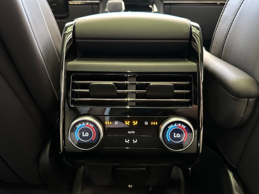 New 2025 Land Rover Range Rover Sport Dynamic SE AWD/4WD image 19
