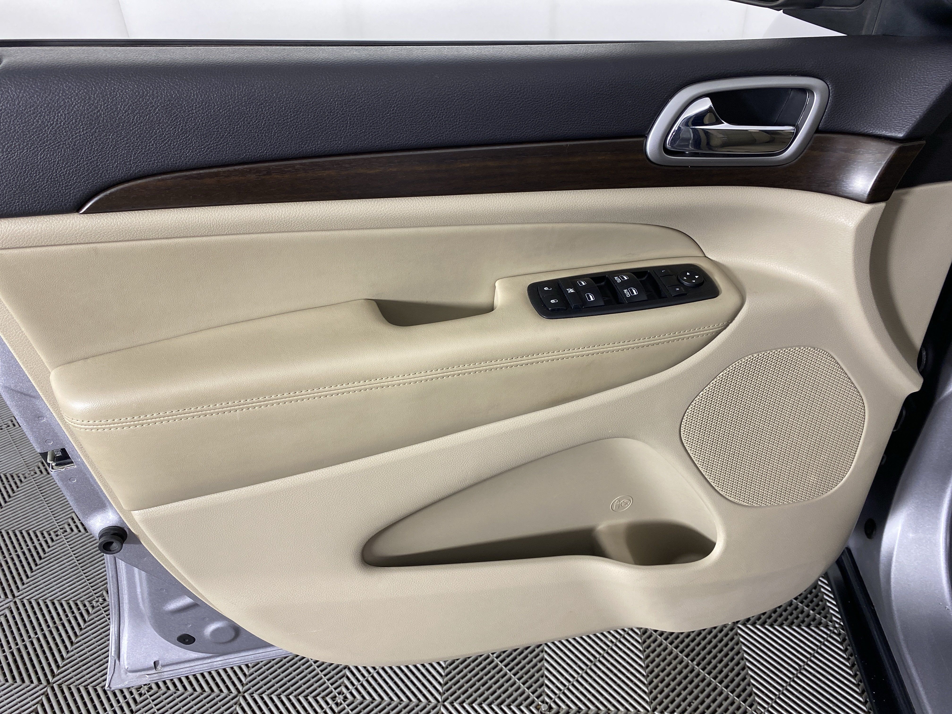 Used 2018 Jeep Grand Cherokee Laredo AWD/4WD image 13