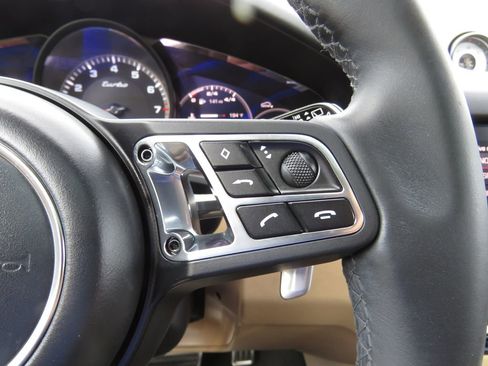 Used 2021 Porsche Cayenne Turbo AWD/4WD image 23