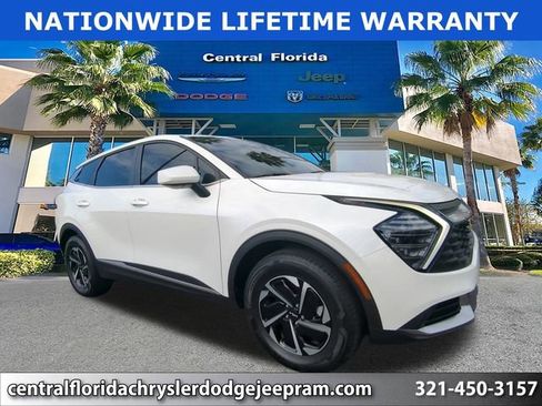 Used 2024 Kia Sportage LX image 1