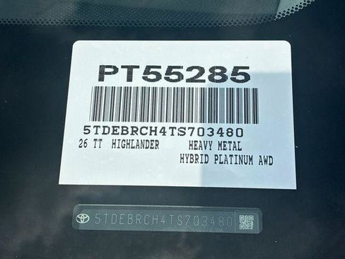 Certified 2026 Toyota Highlander Platinum AWD/4WD image 32
