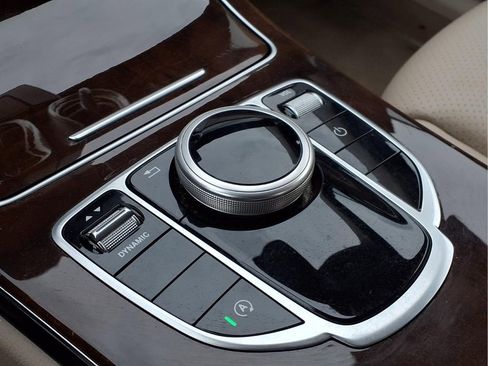 Used 2017 Mercedes-Benz C 300 Sedan image 6