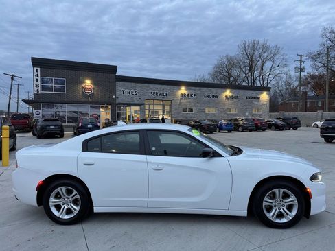 Used 2023 Dodge Charger SXT RWD image 6