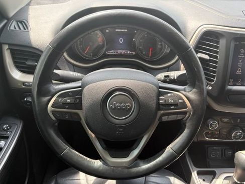 Used 2016 Jeep Cherokee Limited FWD image 23