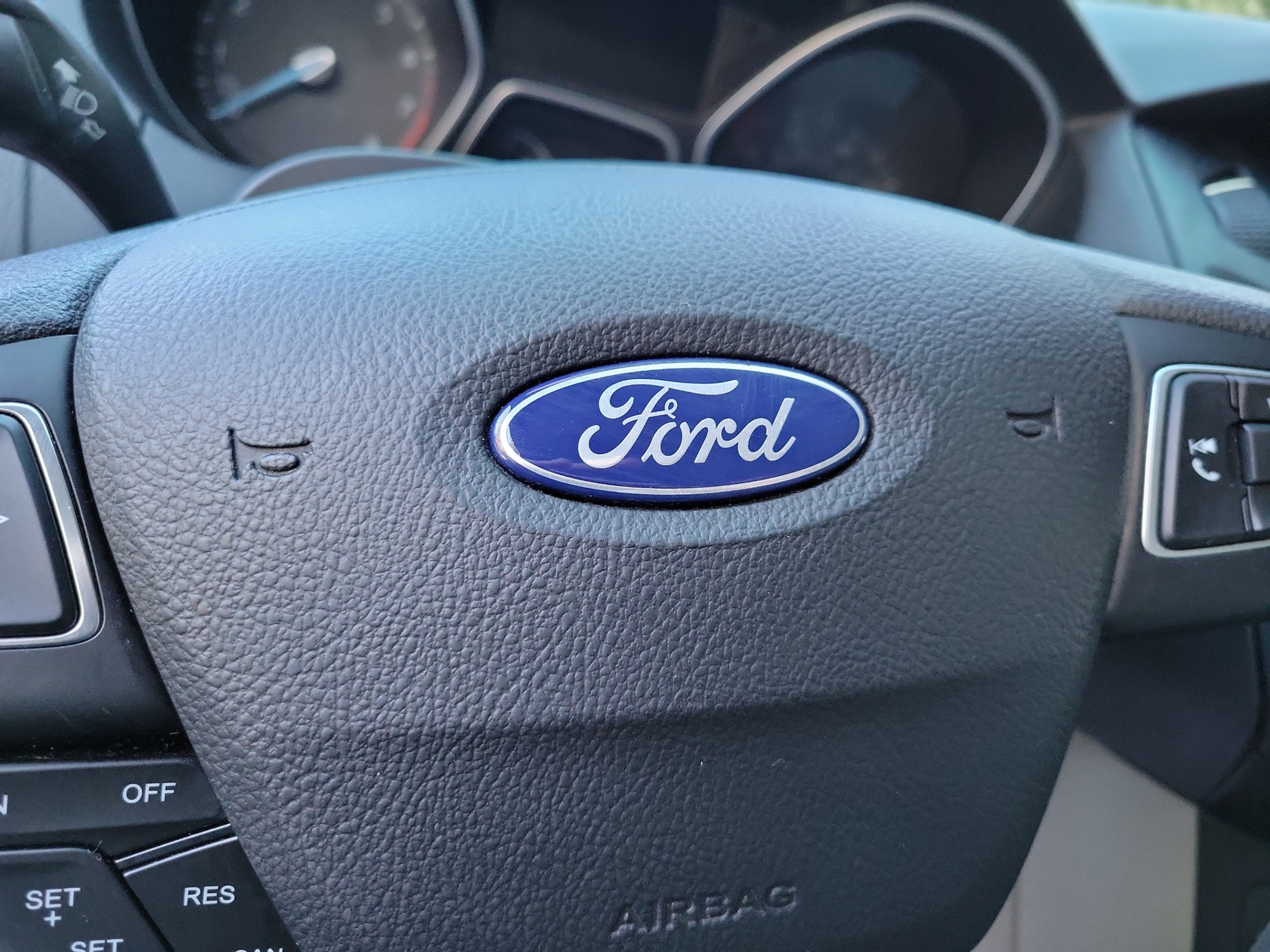 Used 2017 Ford Focus SE FWD image 25