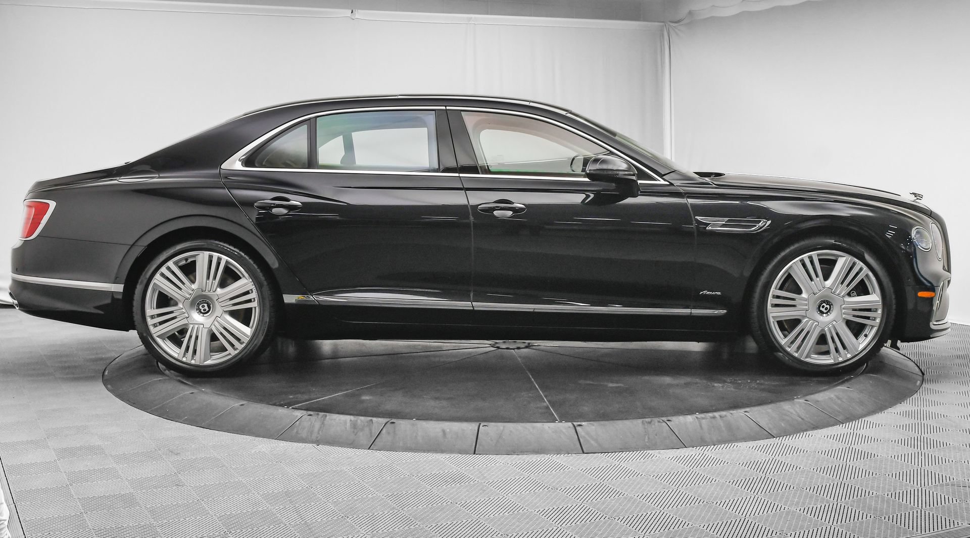 New 2026 Bentley Flying Spur V8 AWD/4WD image 5