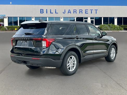 New 2026 Ford Explorer Active RWD image 4