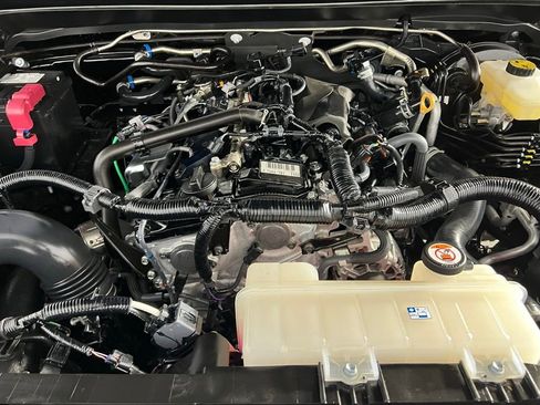 Used 2025 Toyota Tacoma SR5 image 31