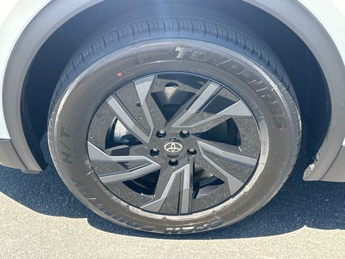 New 2026 Toyota C-HR AWD/4WD image 5